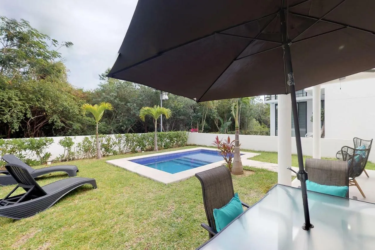Casa Buffalo Garden Suite At Residencial Bahia Chacalal Apartment